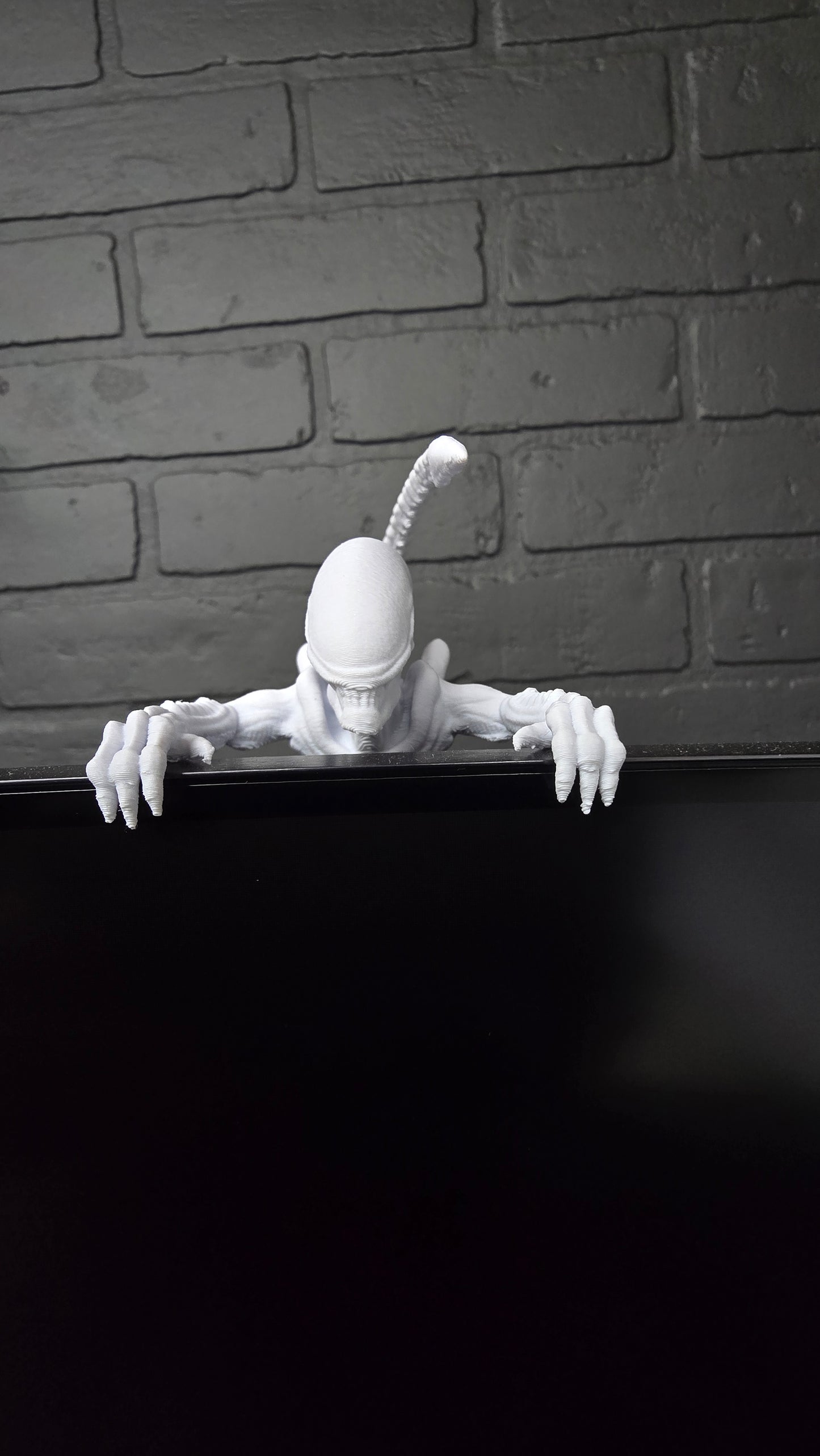 Alien Xenomorph Monitor Buddy
