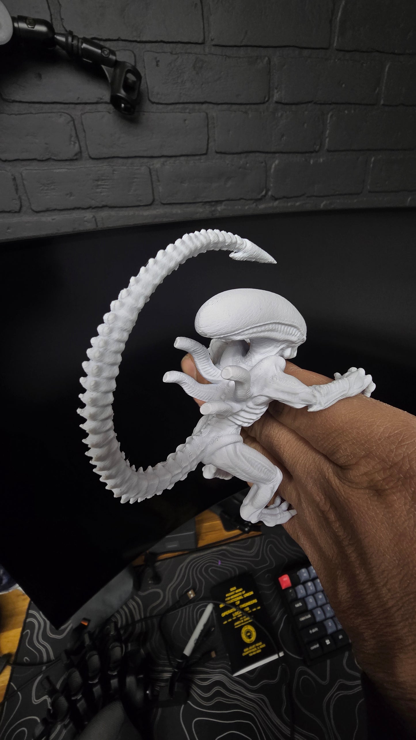 Alien Xenomorph Monitor Buddy